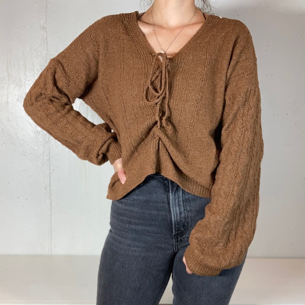 Cropped Tie Front Knit V Neck Lightweight Sweater - Picture 6 of 9